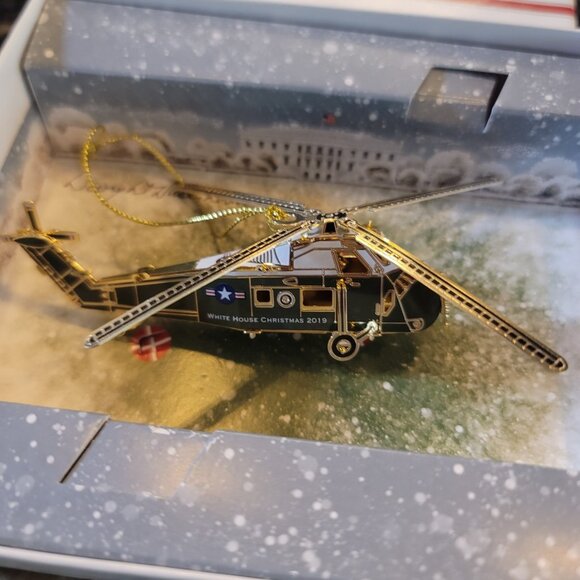 2019 Official White House Christmas  Helicopter Ornament Gold Tone w BOX - Picture 3 of 6